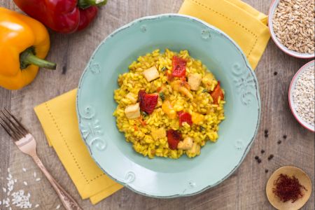 Reis, Gerste und Dinkel in Paprikasauce mit Tofu