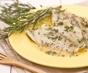 Schollenfilet mit Honig und Kräutern