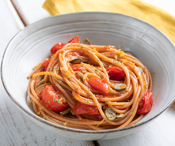 Spaghetti mit Kirschtomaten und Kapernbeeren