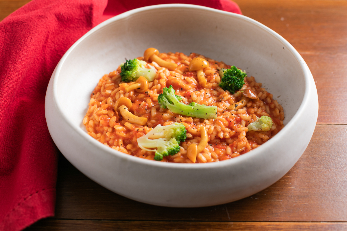 Tomatenrisotto mit Brokkoli und Pilzen