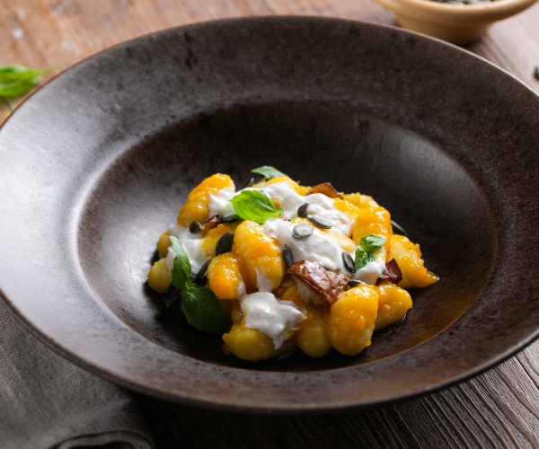 Gnocchi mit Kürbis, Steinpilzen und Burrata