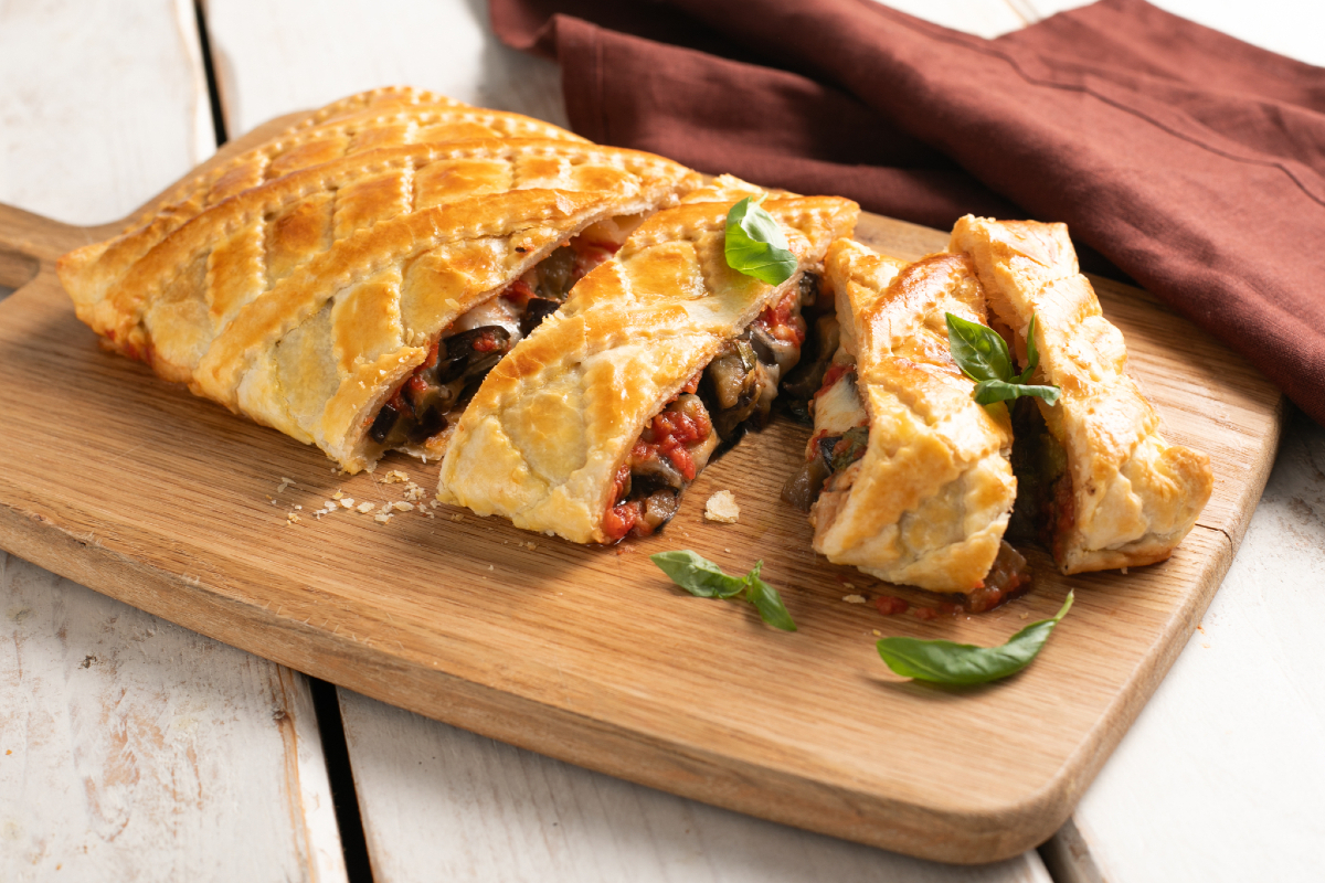 Parmigiana-Strudel mit Auberginen und Mozzarella