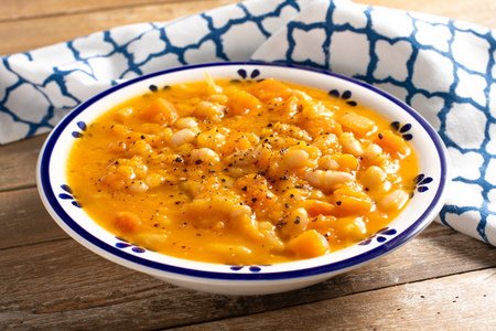 Kürbis-Bohnen-Suppe