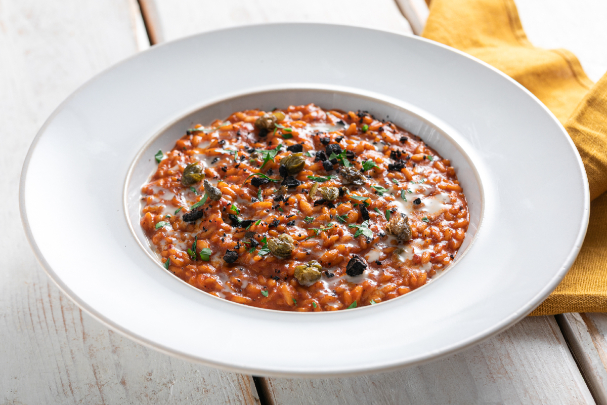 Puttanesca-Risotto mit gerösteten Tomaten