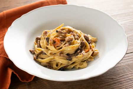 Pasta mit Maronen und Pilzen