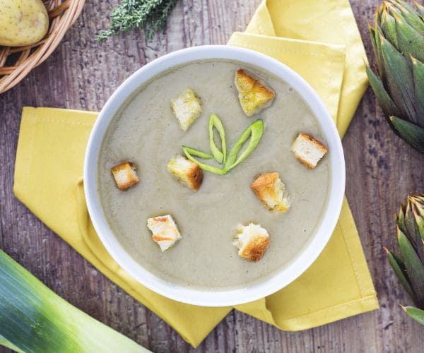 Cremesuppe aus Artischocken und Lauch