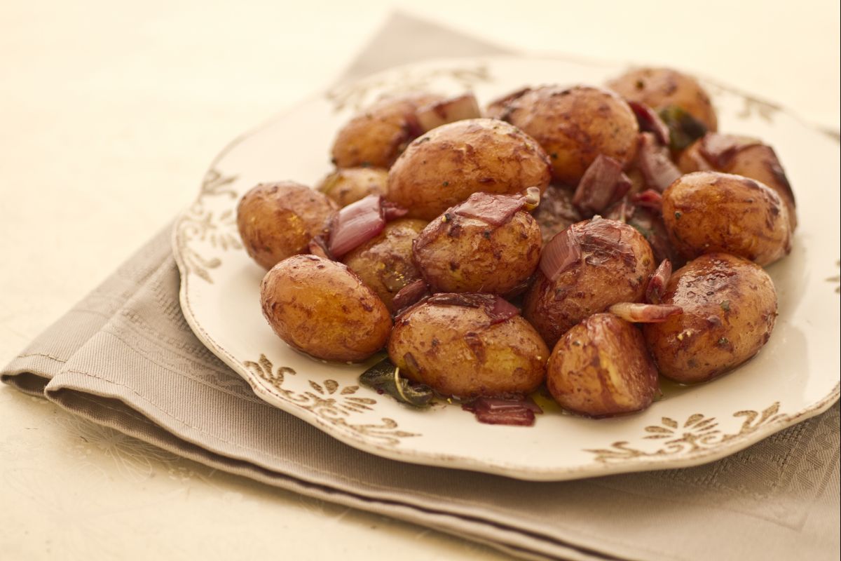 Neue Kartoffeln in Rotwein