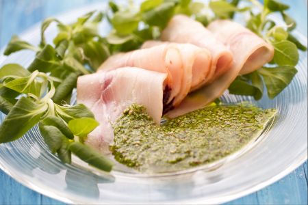 Schwertfisch-Carpaccio mit grüner Senfsauce