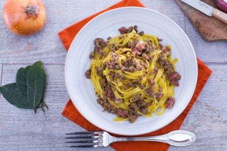 Tagliatelle mit weißem Ragù