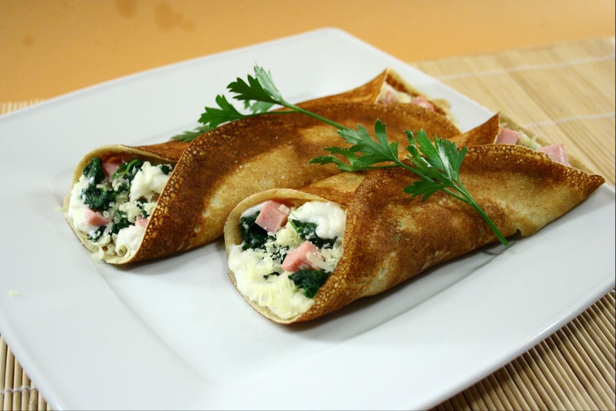 Vollkorn-Crespelle mit Schinken, Gruyère und Spinat