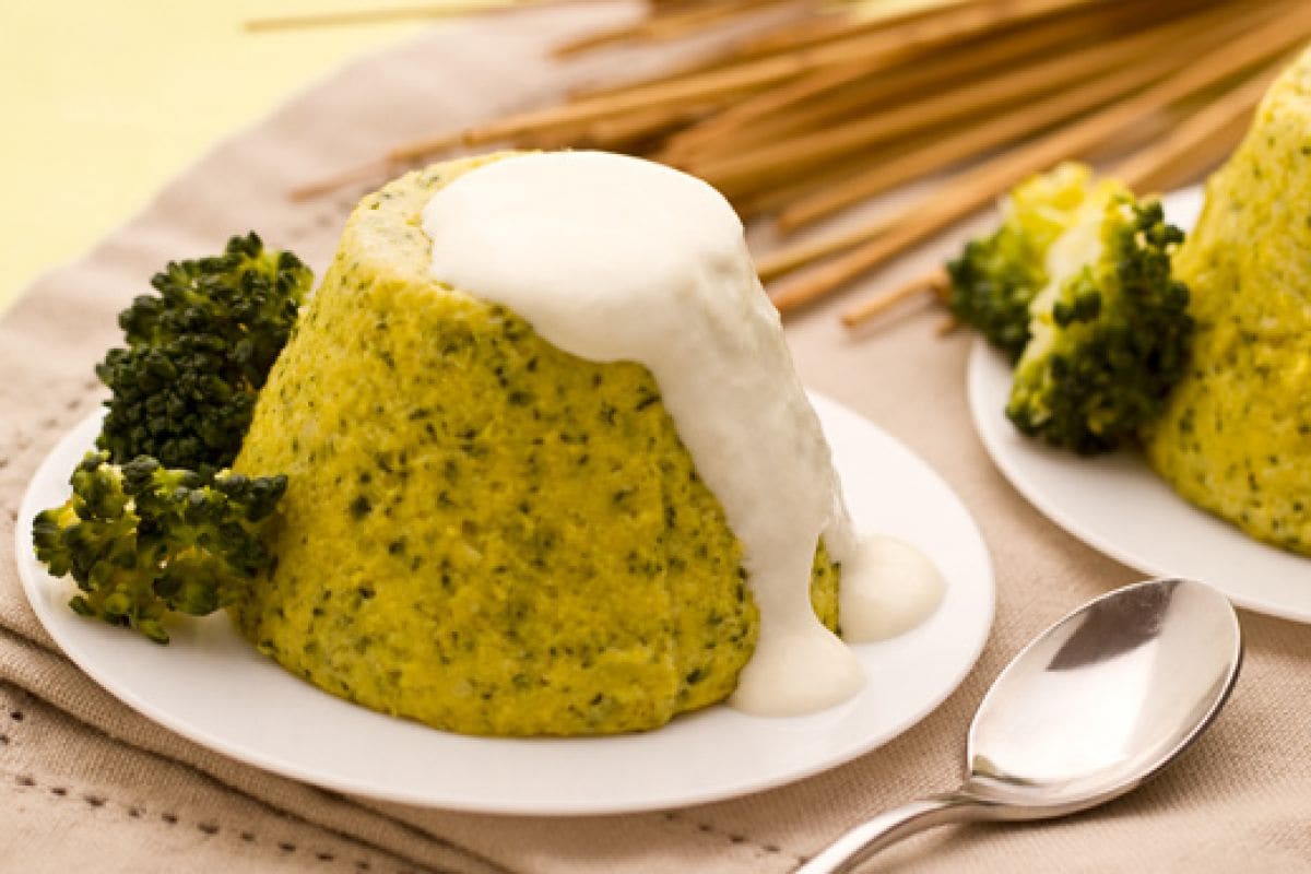 Brokkoli-Aufläufe mit Ziegenkäsesauce