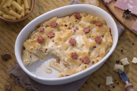 Überbackene Rigatoni mit Mortadella-Sternen