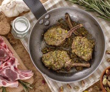 Lammkoteletts in Pistazienkruste