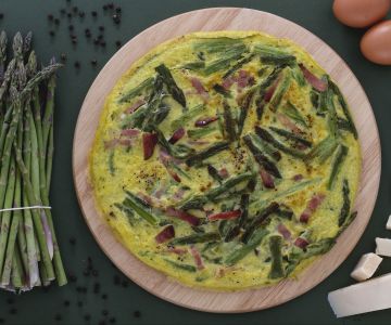 Omelett mit Wildspargel und Speck