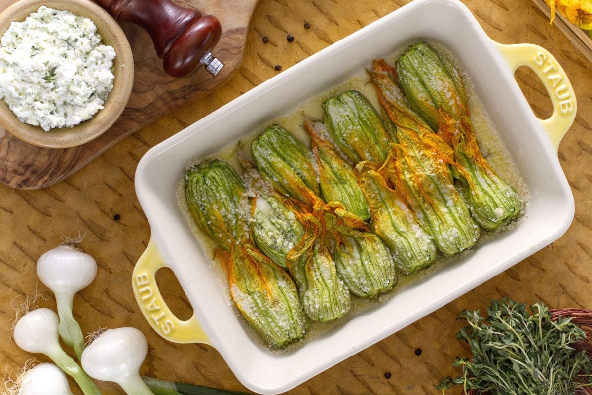 Gefüllte Zucchiniblüten mit Speck und Mozzarella