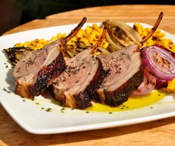 Marinierte Lammkoteletts mit gegrilltem Gemüse