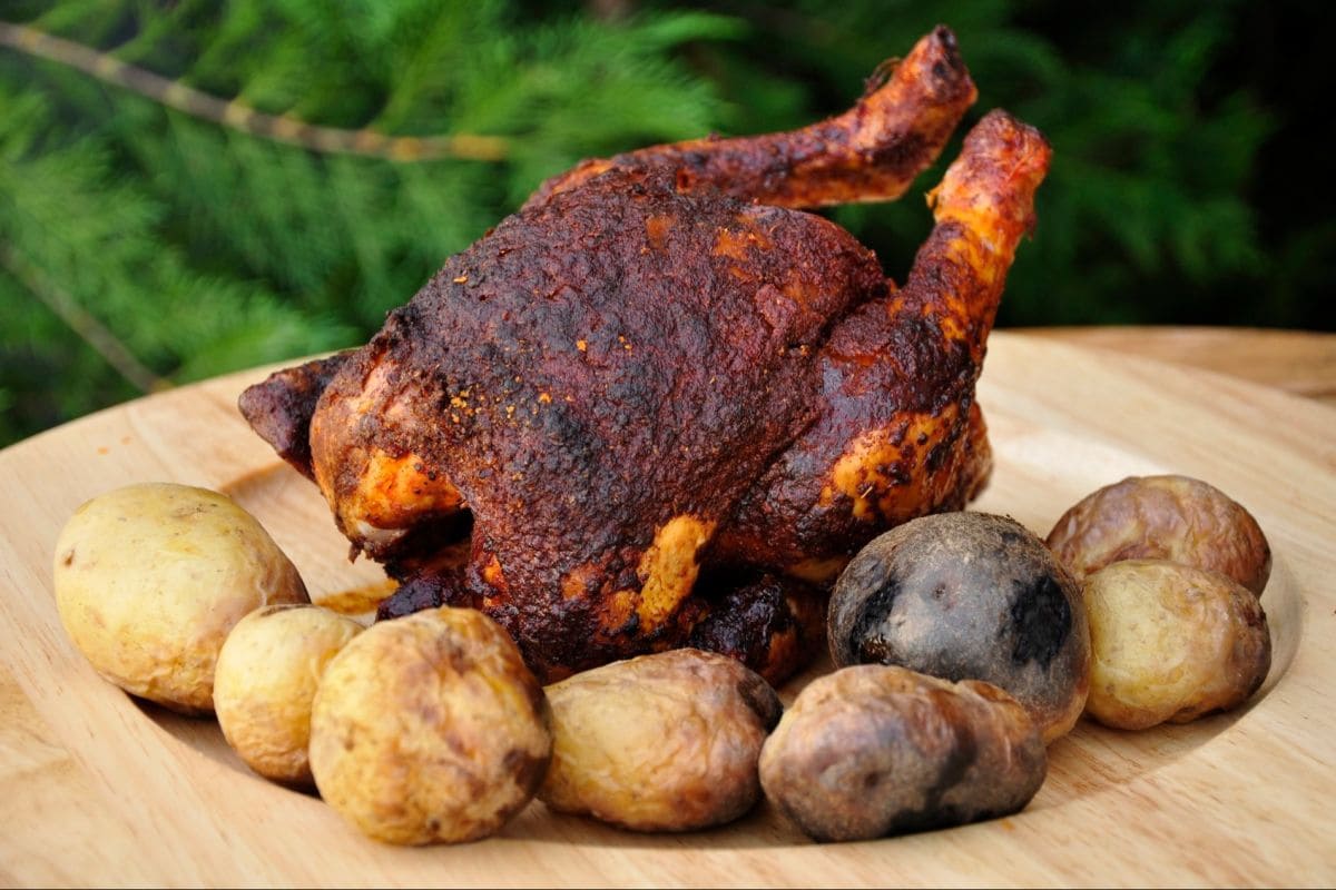 Hähnchen auf Bierdose gegart