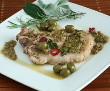 Schweineknoten mit Oliven