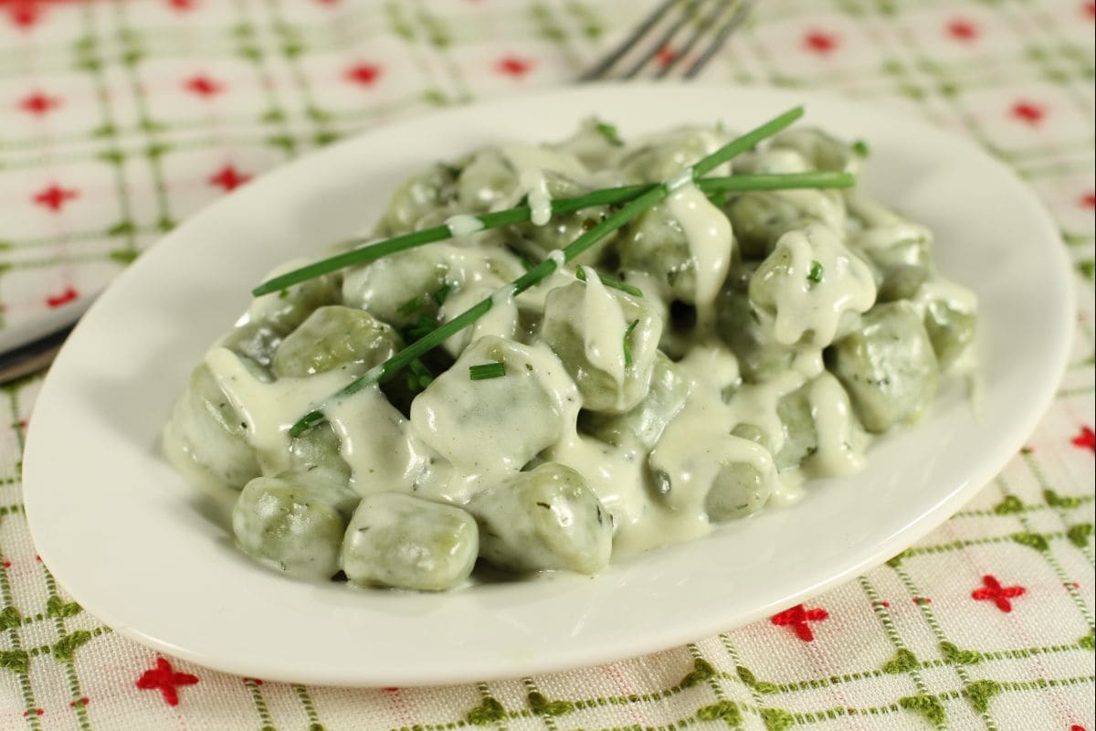 Spinatnocken in Taleggio-Sauce