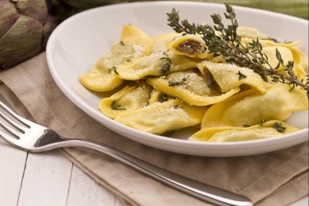 Ravioli mit Artischocken mit Thymianaroma