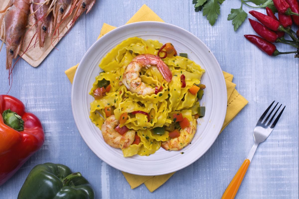 Reginette mit Garnelen und Paprika