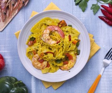 Reginette mit Garnelen und Paprika