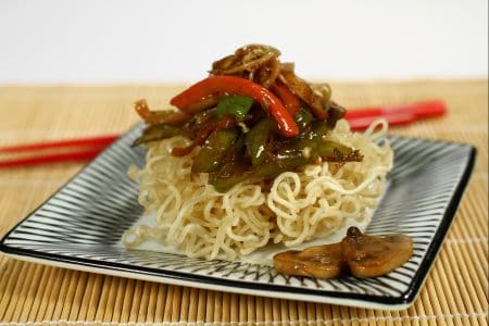Gebratene Nudeln mit Gemüse