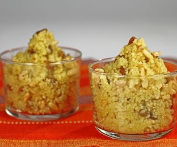Couscous mit Trockenfrüchten und Honig