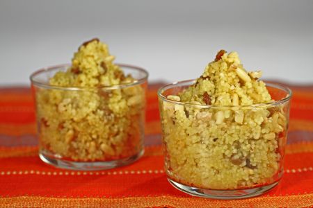 Couscous mit Trockenfrüchten und Honig