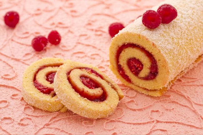 Rolle mit Himbeeren und Kokos - Italienische Rezepte von GialloZafferano