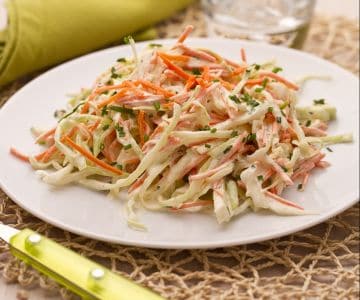 Krautsalat und Karottensalat (Coleslaw)