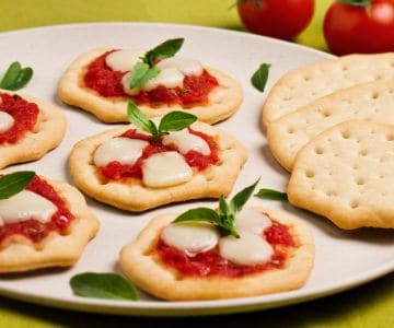 Tomaten-Mozzarella-Fladen