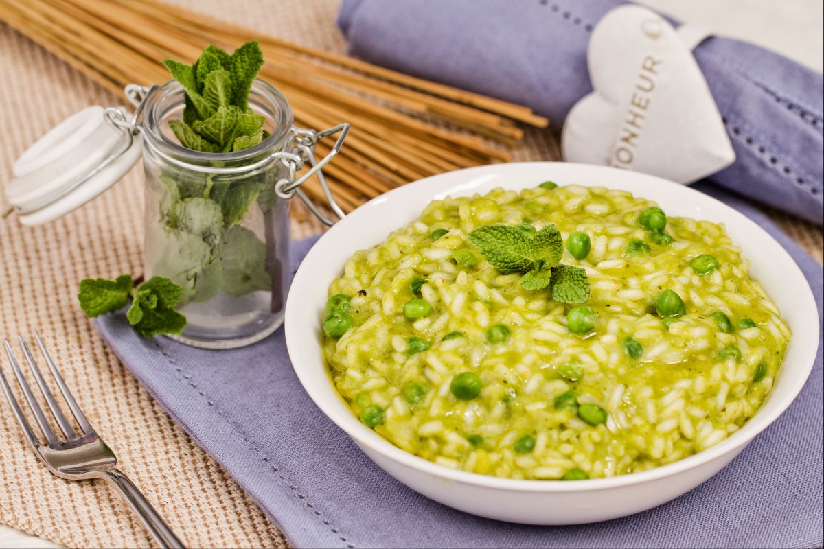 Risotto mit Erbsen und Minze
