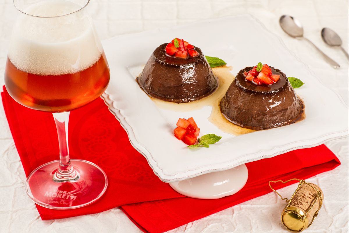 Dessert Schokolade Bier und Erdbeeren