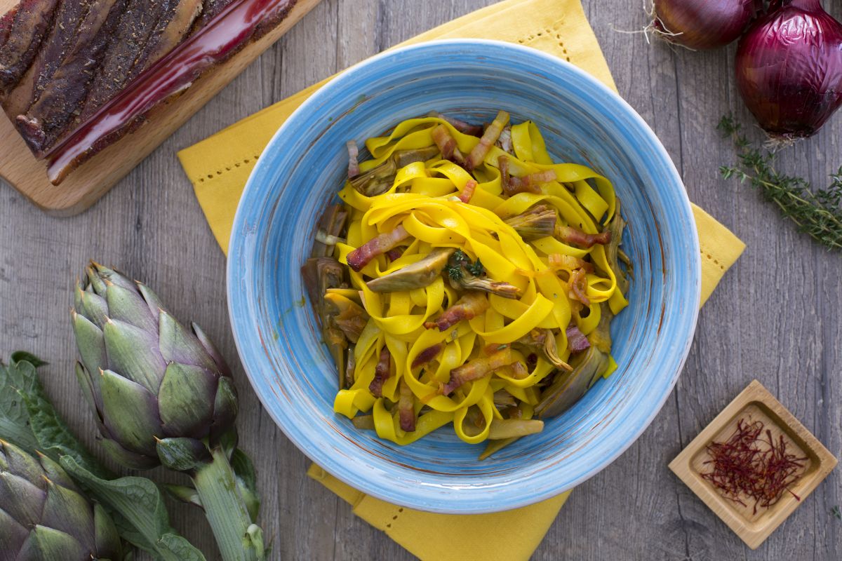 Fettuccine mit Artischocken und Speck