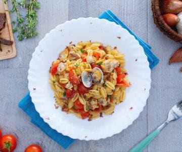 Malloreddus mit Venusmuscheln, Kirschtomaten und Thunfischrogen