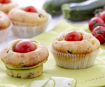 Herzhafte Muffins mit Ricotta und Zucchini