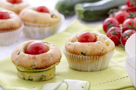 Herzhafte Muffins mit Ricotta und Zucchini