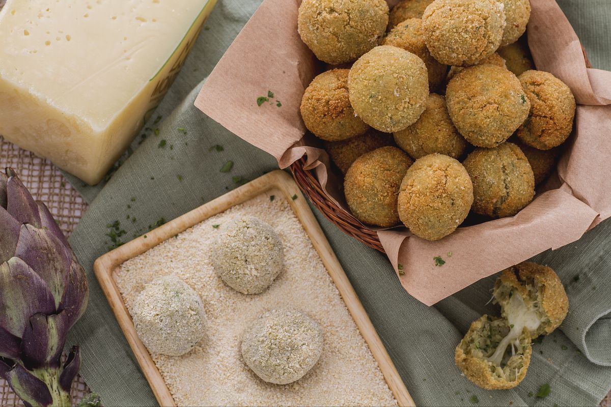 Artischockenbällchen mit herzhaftem Kern