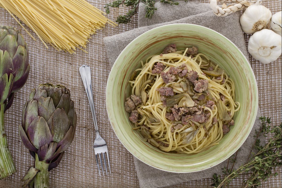 Spaghetti mit weißem Artischocken-Ragout