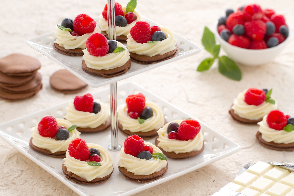 Blinis mit Nesquik und weißer Schokoladencreme