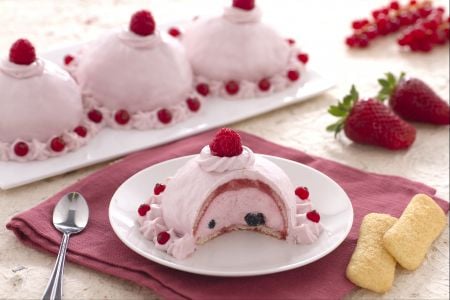 Pavesini-Delikatessen mit Waldfrüchten