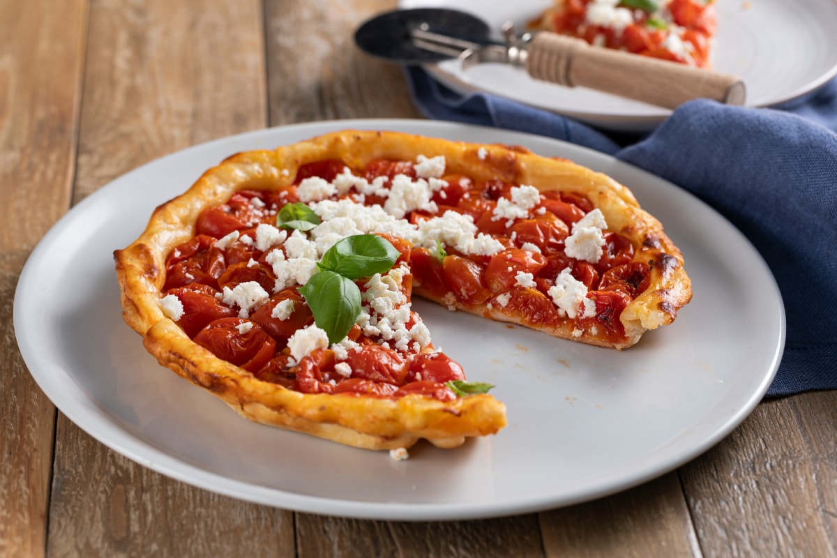 Tatin mit Tomaten und Feta