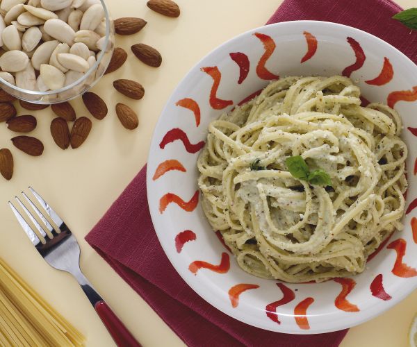 Linguine mit Mandelpesto