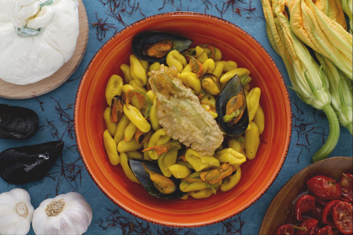 Cavatelli mit Kürbisblüten, Miesmuscheln und Safran