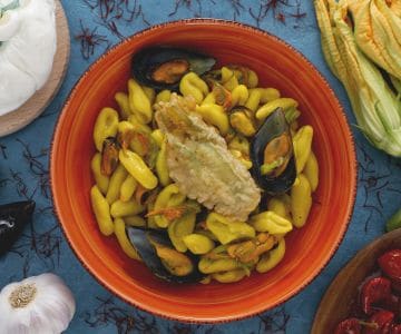 Cavatelli mit Kürbisblüten, Miesmuscheln und Safran