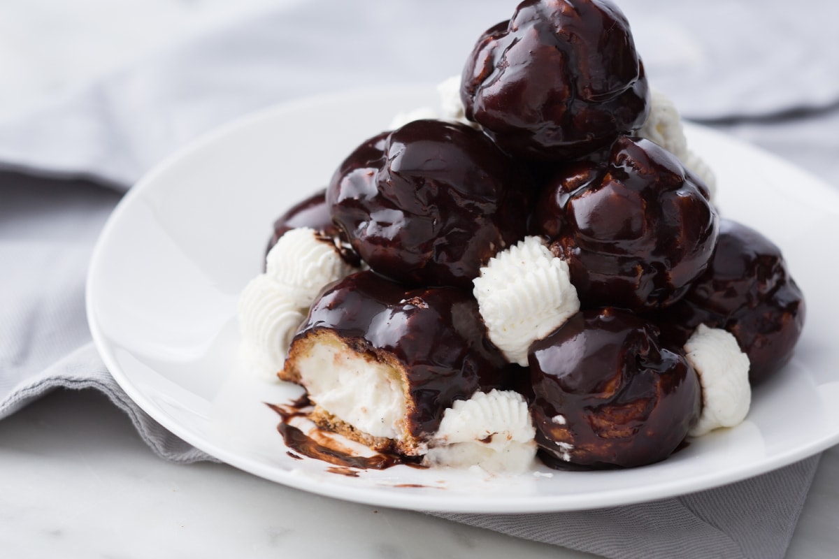 Profiteroles mit Schokolade