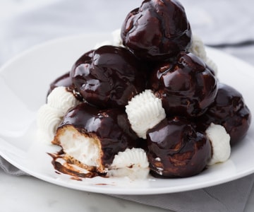Profiteroles mit Schokolade