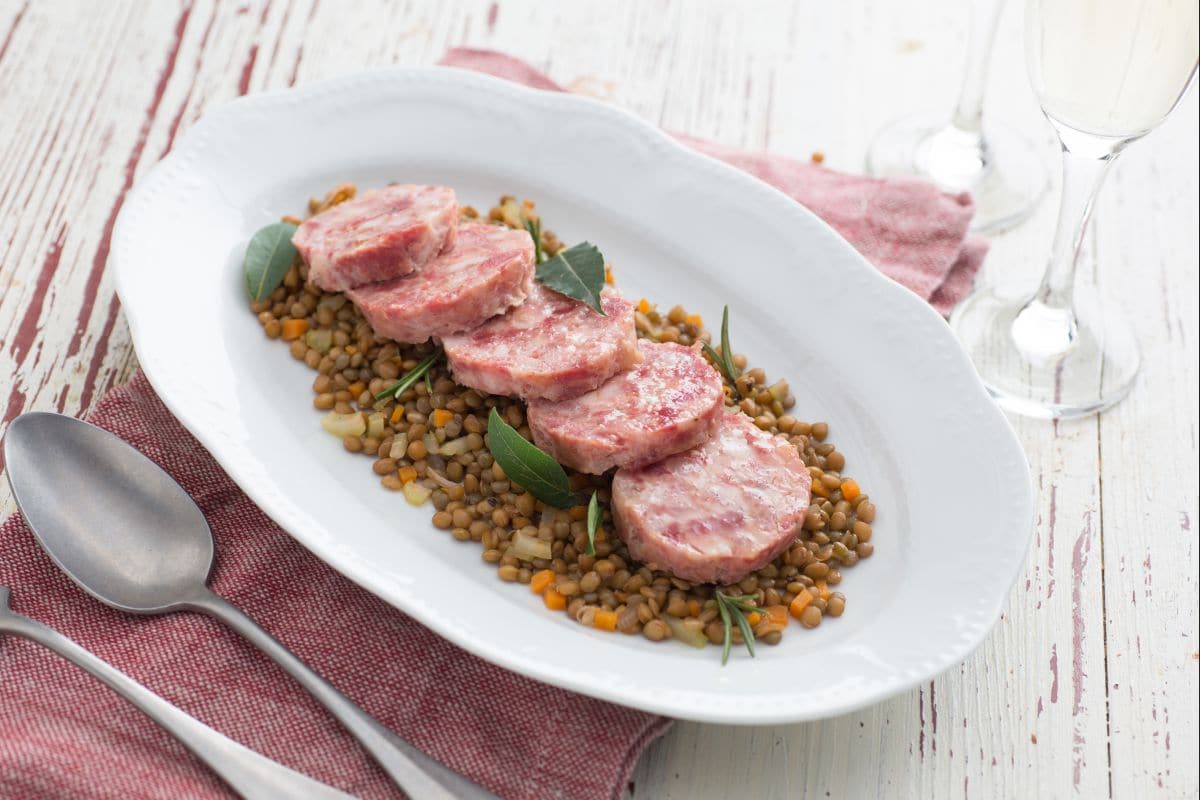Kochwurst mit Linsen