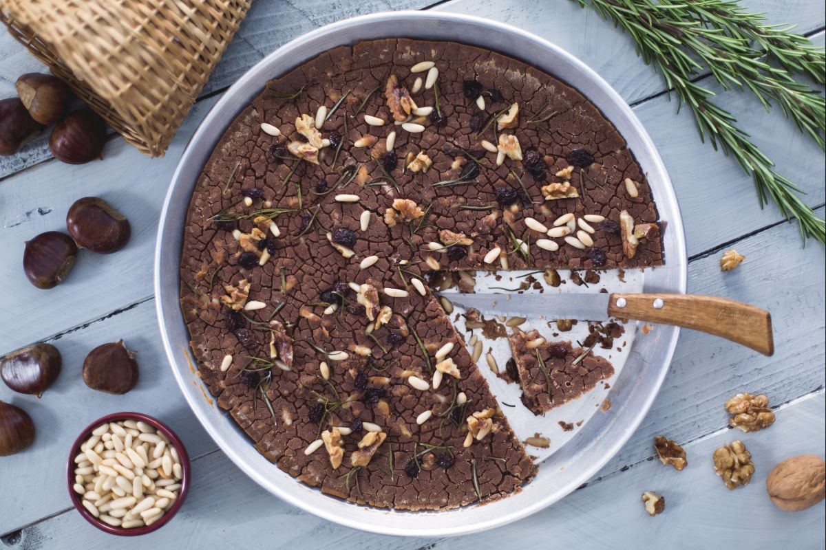 Kastanienkuchen nach toskanischer Art